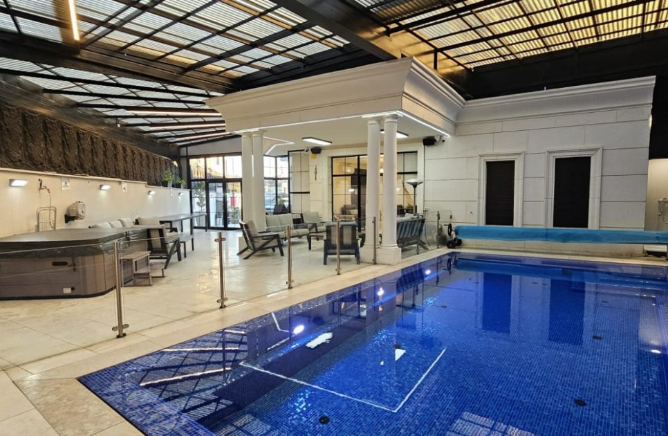 White Palace_vila_1047_380092_18nhmwB.jpg