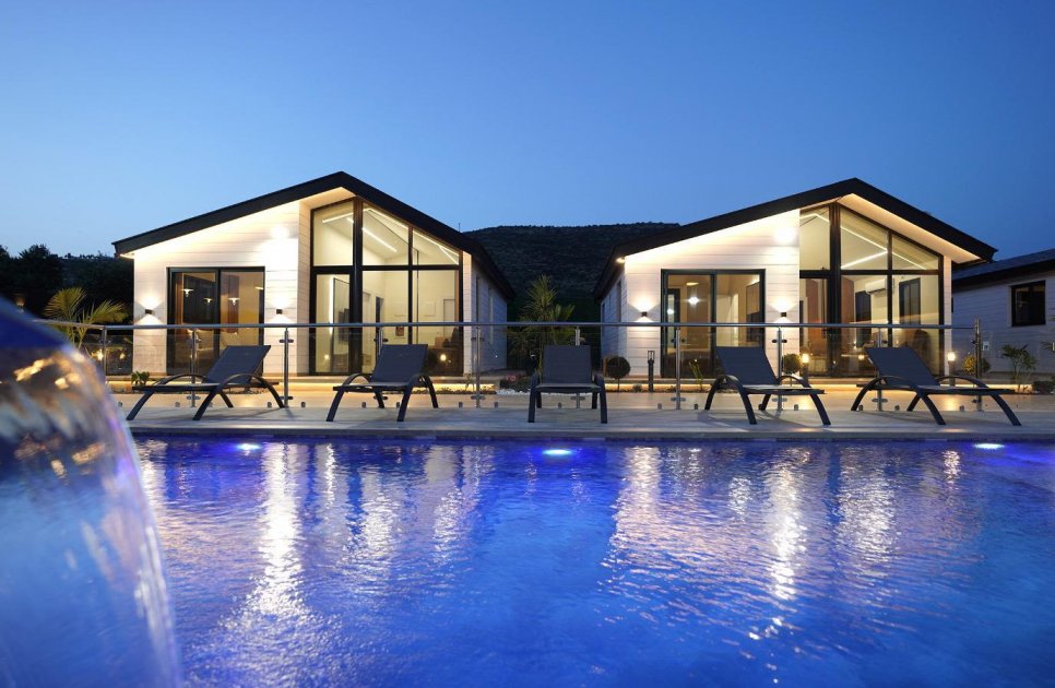 Calma Resort_vila_1064_386192_dqRTK6f.jpg